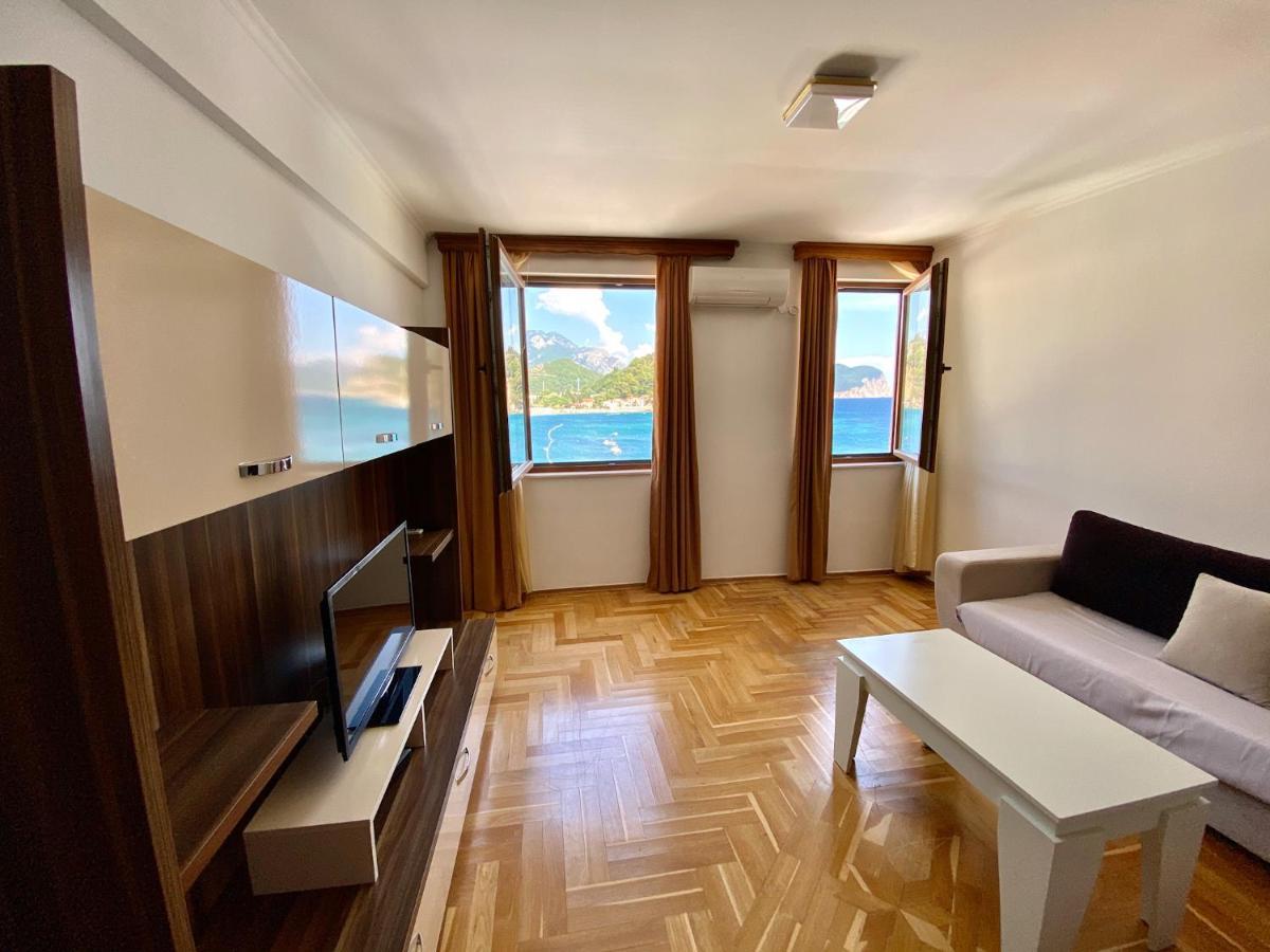 Apartments First Line Petrovac Ngoại thất bức ảnh