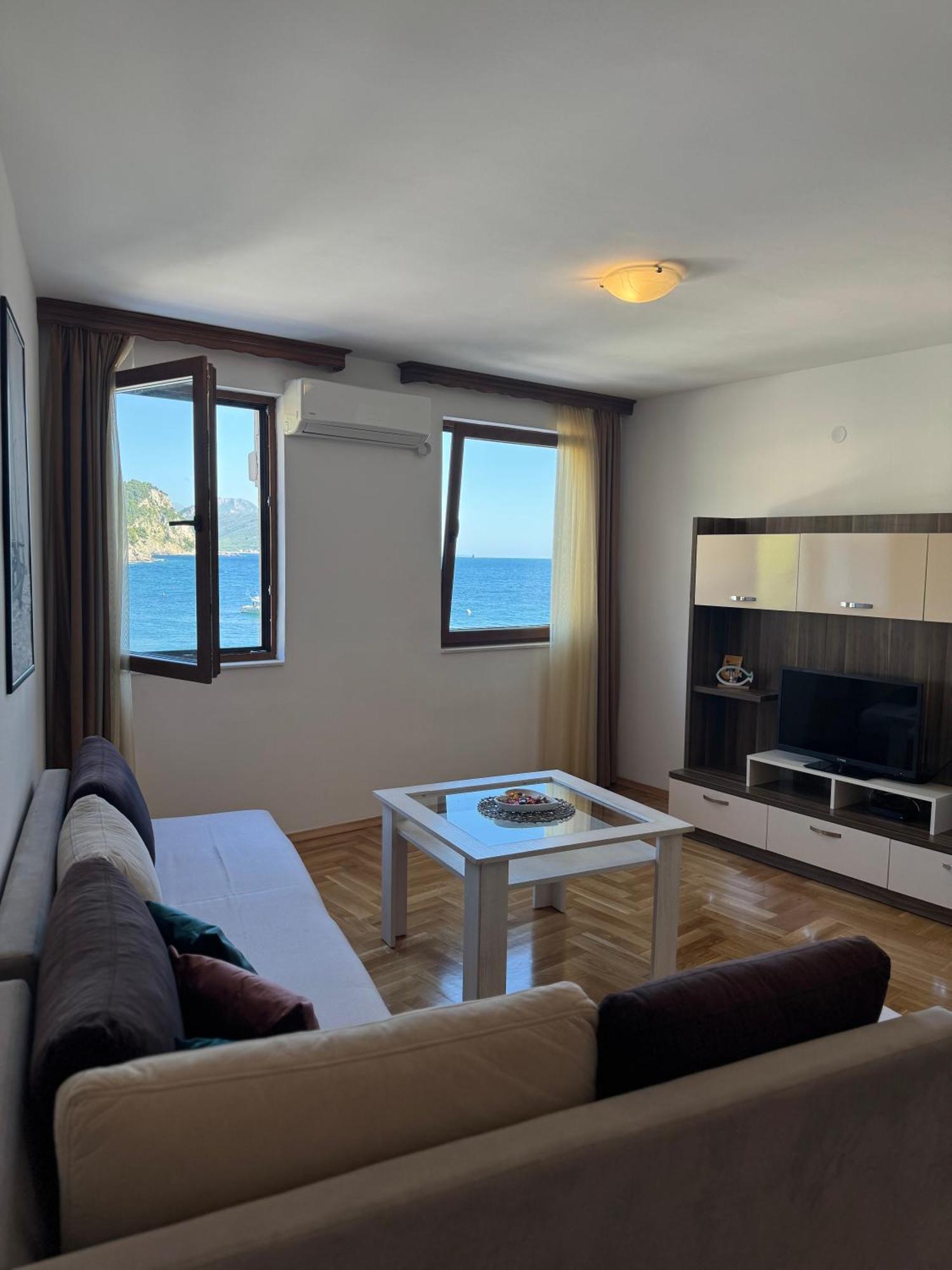 Apartments First Line Petrovac Ngoại thất bức ảnh