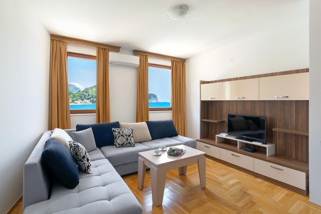 Apartments First Line Petrovac Ngoại thất bức ảnh
